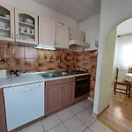Kruno 아파트 *